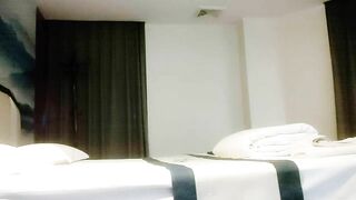 2025年9月，【秦少会所探花】，小伙连续两天，新到了两个少妇，完美露脸，风骚尤物，激情四射放得开