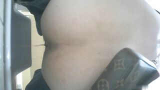 -大神潜入商场女厕近距离偷拍18位美女的各种极品美鲍鱼1