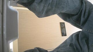 -大神潜入商场女厕近距离偷拍18位美女的各种极品美鲍鱼1