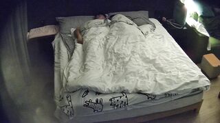 大学城2酒店9-21流出 小胖哥约漂亮学生女友开房 但小胖哥不行呐 都不敢冲 估计冲能秒射 白瞎了