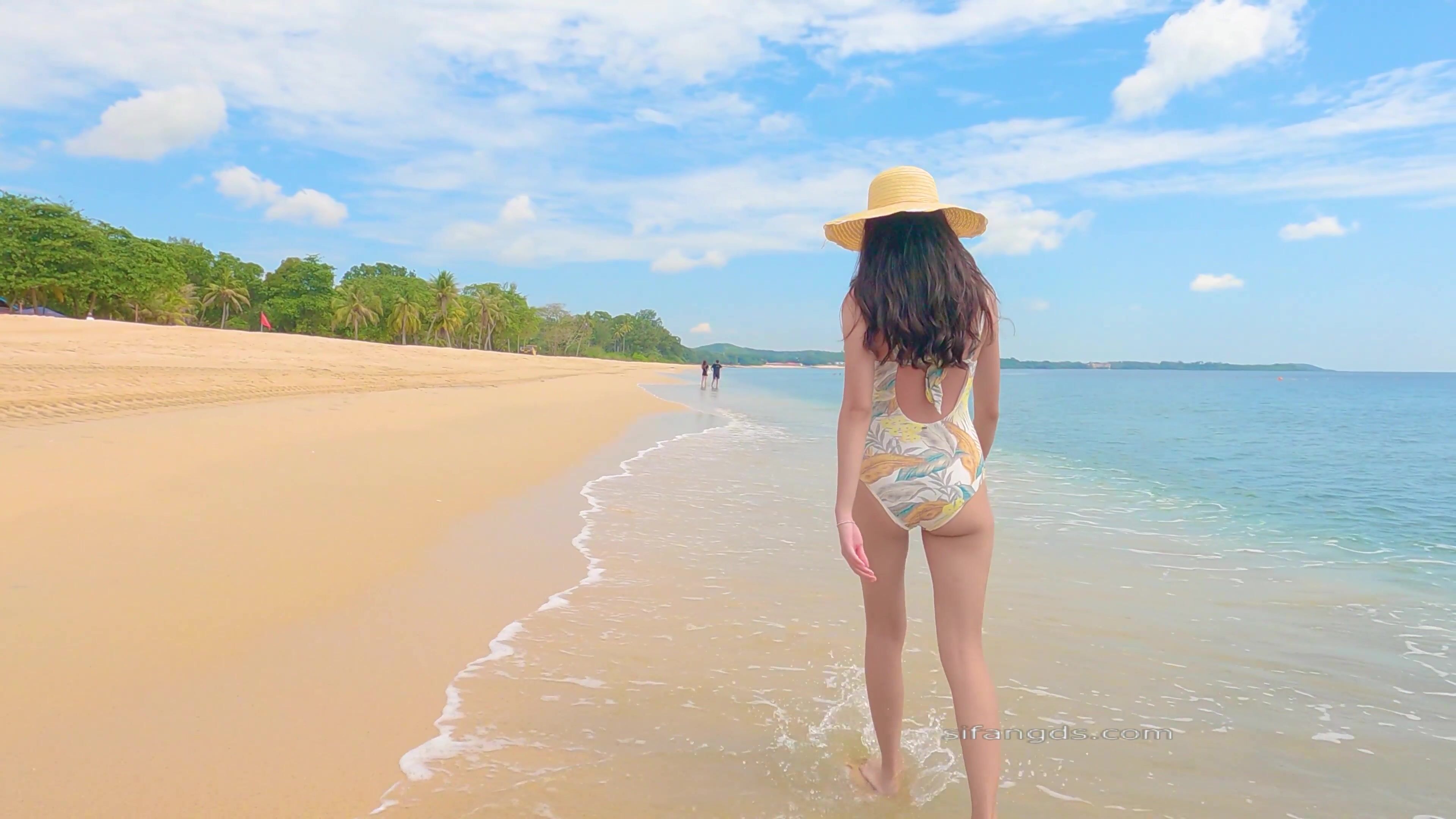 网红健身博主【MoriyaExhibit】喜欢真空装户外露出 打了码也难掩灿烂的笑容1