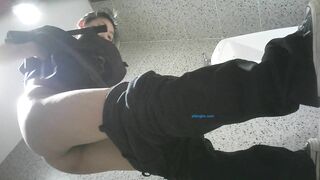 酒店女厕全景偷拍众多的美女❤️各种极品嫩鲍鱼完美展示11