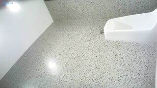 酒店女厕全景偷拍众多的美女❤️各种极品嫩鲍鱼完美展示9