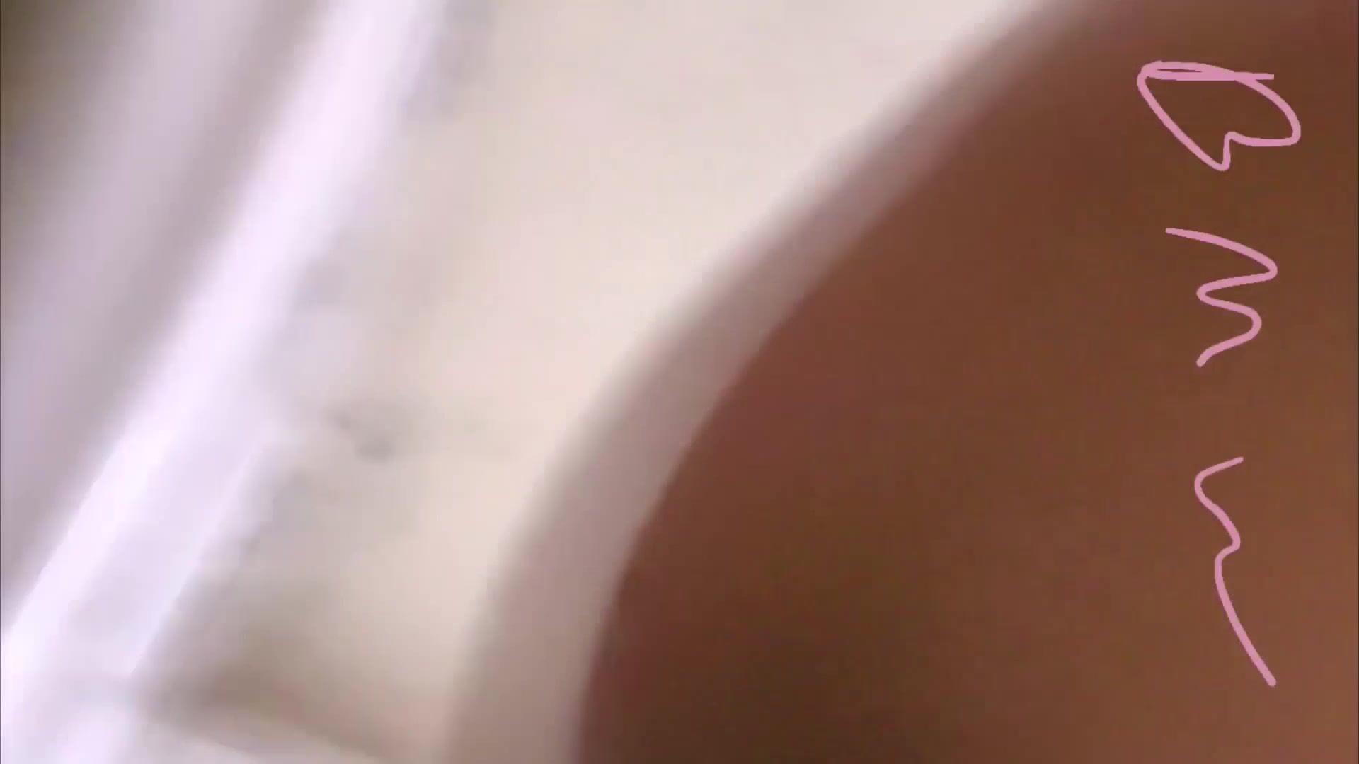 大神冒死潜入写字楼携带高清设备偷拍几位美女职员 人美BB也嫩