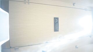 大神潜入商场女厕近距离偷拍18位美女的各种极品美鲍鱼00