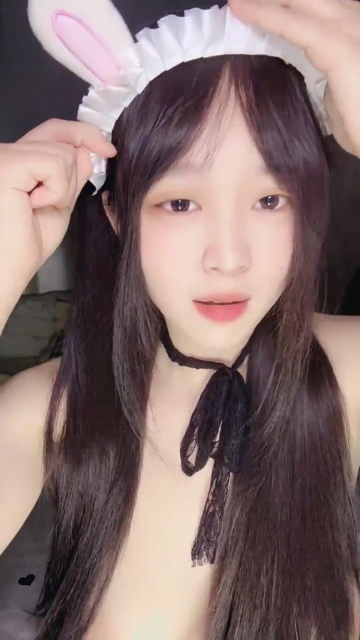 重磅推薦！~新G乳校花！~【夏樂默默茶】自慰高潮到痙攣！0