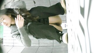 大神潜入学校餐厅女厕全景偷拍 几位漂亮学妹的各种小鲍鱼001