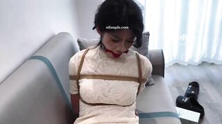 ✨推特28万粉丝国产原创丝袜足交博主「酥小强」开发了一批美女，哥们把脸整个脸放了上去，舌头来回游动，妹子全身颤抖8