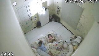 黑客破解家庭网络摄像头偷拍 极品夫妻 的日常性生活每次啪啪都需要道具插逼自慰热身再开干