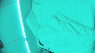 大学城 10-18 超长视频 拍到一对完美炮搭子 男的胖女的靓 丝袜破坏 边做边自己拍 女的有点像单依纯.2