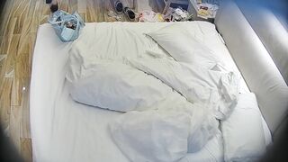 大学城民宿 10-1 纯新生情侣 给摸让亲可以操 就是不给看 露点很少 但满屏全是青涩伴甜蜜初恋味道