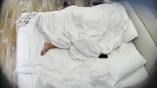 大学城民宿 10-1 纯新生情侣 给摸让亲可以操 就是不给看 露点很少 但满屏全是青涩伴甜蜜初恋味道1