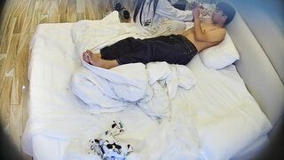 大学城民宿 10-1 纯新生情侣 给摸让亲可以操 就是不给看 露点很少 但满屏全是青涩伴甜蜜初恋味道1