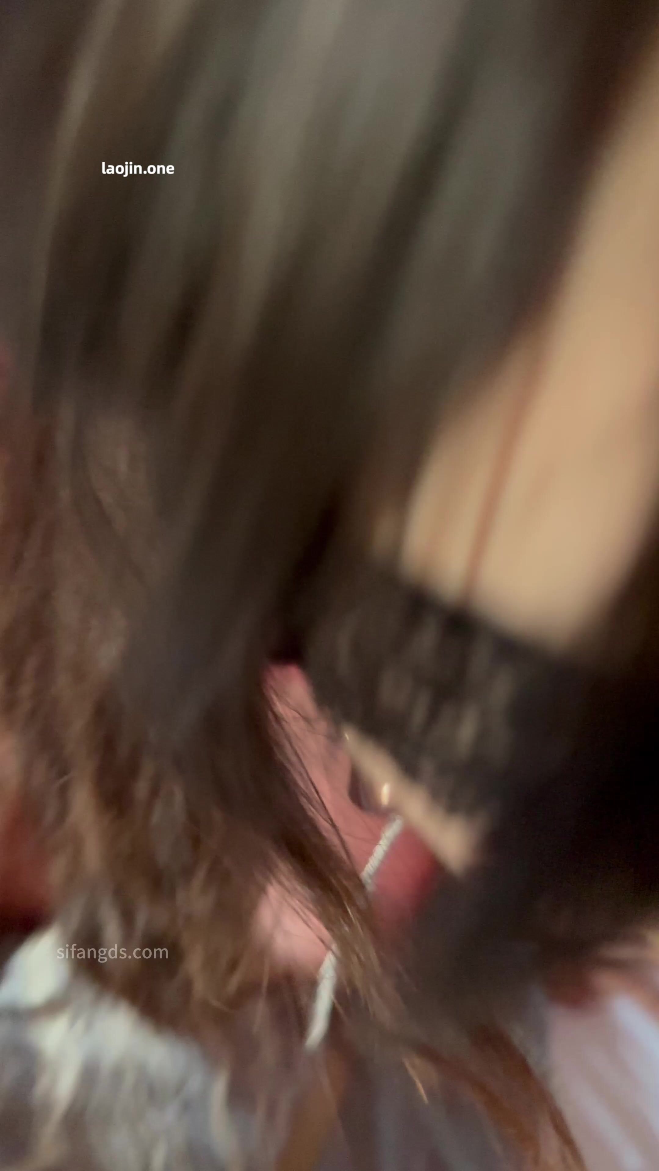 2025年10月最新，【重磅泄密】，4K画质超清自拍，极品颜值女友，水润多汁的小穴看得好清楚，完美露脸2