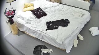 大学城 10-25 长得很不错的美女换上格子裙主动到男人身上被操 看视频还有第二个女人没加入 遗憾.