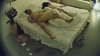 大学城 10-25 长得很不错的美女换上格子裙主动到男人身上被操 看视频还有第二个女人没加入 遗憾.1