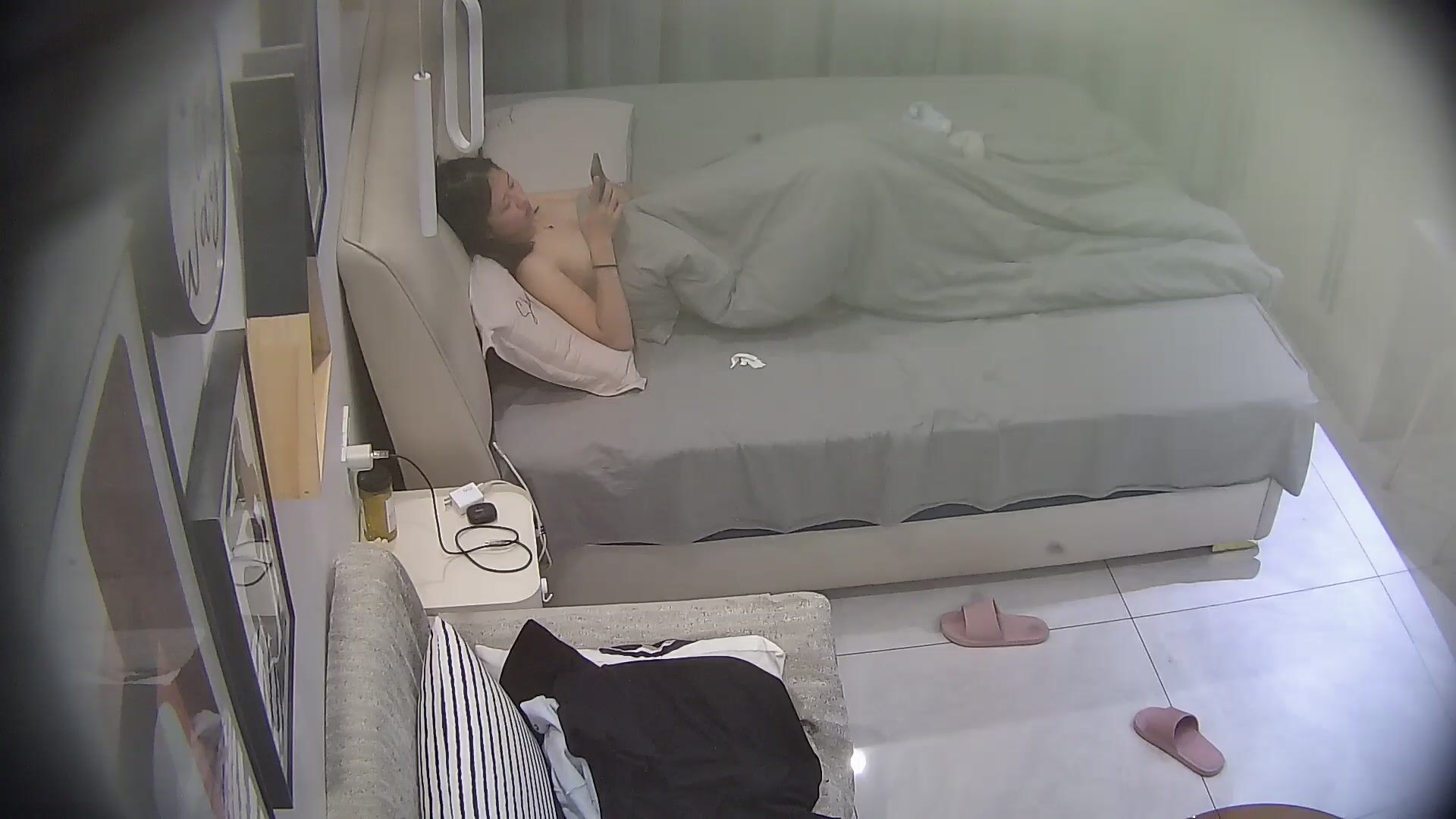 大学城3 10-25 颜值在线的情侣 女人屁股一翘 谁能忍住不冲一波 不过小兄弟确实开不了这么好的车 秒男0