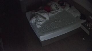 大学城 11-1 女的躺直夹紧 男人大鸡巴猛怼骚逼 两下就干累了 换骚逼上来 一顿猛坐 男人直接败