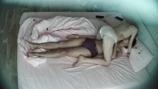 大学城民宿 10-3 小伙带女朋友出游住店 女生好漂亮 身材皮肤都好 特别那小巧挺翘小屁股 谁见谁着迷0