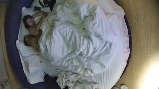 情趣台 10-27 大叔带自己丰满的媳妇儿开房实录 只要屌长 女人的屁股有肉操起来才舒服0