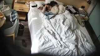 大学城民宿2 10-21大学城民宿2 10-21 热恋小情侣只要睡醒了 就开始摸摸操了 这女人脸蛋身材都不错 奶子又大又挺