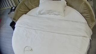 11-3流出洗浴会所情趣炮房偷拍 性欲很强的年轻小伙找个美女技师一条龙服务六九互舔啪