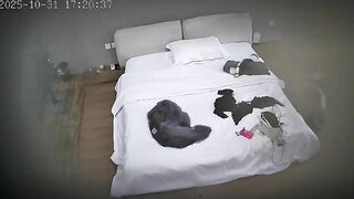 11-1流出酒店偷拍 万圣节天使翅膀装模特参加完节日后主动给摄影师性服务满足