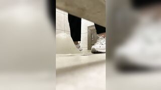 大神潜入高中女厕全景偷拍多位漂亮学妹❤️各种粉嫩的美鲍鱼完美展示1