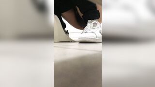 大神潜入高中女厕全景偷拍多位漂亮学妹❤️各种粉嫩的美鲍鱼完美展示2