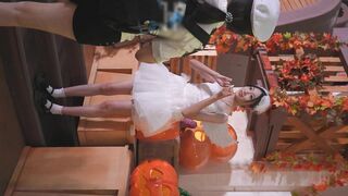 banana cat 系列 极品天使裙美女游乐园拍照开灯CD微透白内内裤勒住逼户型饱满