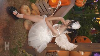 banana cat 系列 极品天使裙美女游乐园拍照开灯CD微透白内内裤勒住逼户型饱满