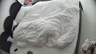 11-16新流出酒店偷拍 大学校花气质眼镜学妹周末出门之前被被男友无套操了三次完整版10