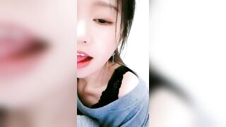 精品推荐 【小奶猫】【乌苏儿】户外厕所跳蛋自慰、双女户外露出8