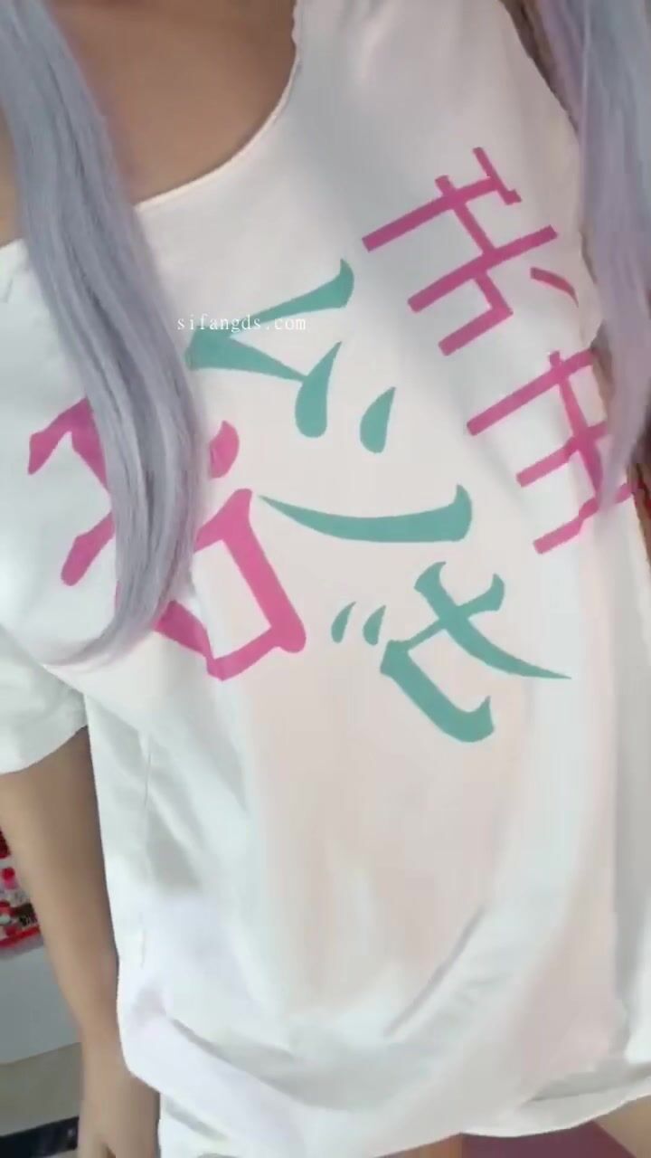 美到炸！二次元校花『张婉萌』双洞齐开！爽飞~清纯的女COS其实是个渴望被大鸡巴灌满骚穴的反差婊小母狗.0