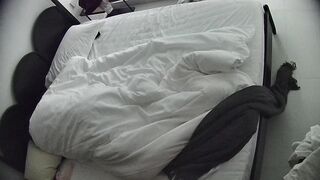 11-16新流出酒店偷拍 大学校花气质眼镜学妹周末出门之前被被男友无套操了三次完整版