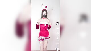 推特极品裸舞福利姬 一口白桃七 11月裸舞露出合集9