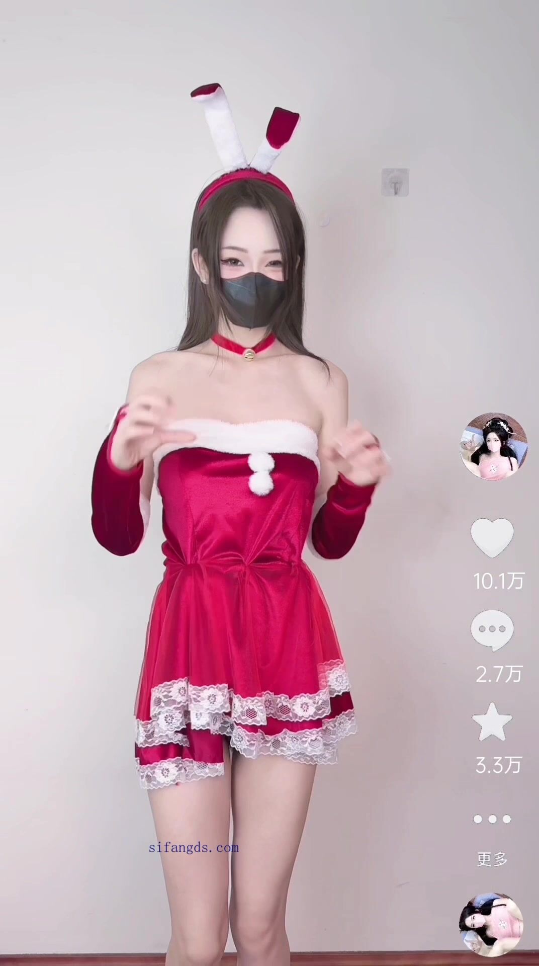 推特极品裸舞福利姬 一口白桃七 11月裸舞露出合集9