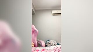 推荐，舞蹈专业女神，，毛多性欲强，可惜炮友只干一会，自慰水真多，身材天花板，要啥有啥，赞