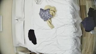 民宿酒店 11-25 眼镜情侣一看就是知识分子 床上做爱都很含蓄 没有热烈的激情碰撞 浪费美女资源9