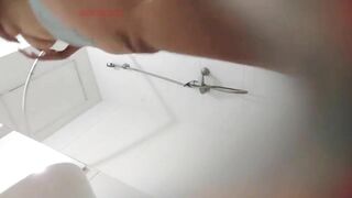 咸湿摄影师约模特拍宣传片 趁模特洗澡换衣服的空档搞偷拍 模特这身材挺丰腴啊 属于越看越好看型