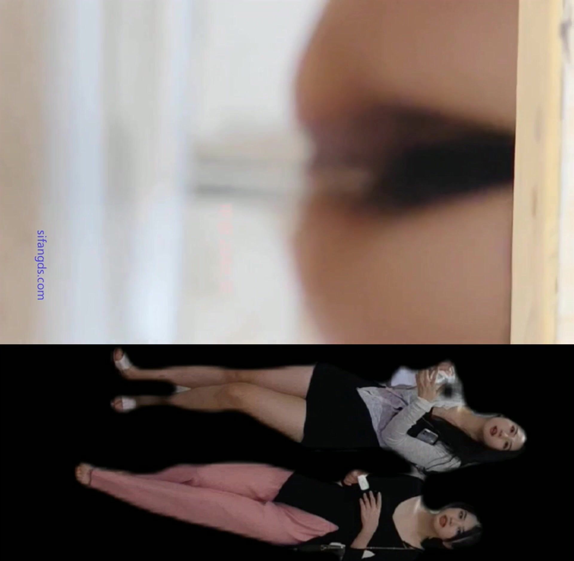 商场女厕全景偷拍两位一起逛街的美女闺蜜 人美BB也很嫩