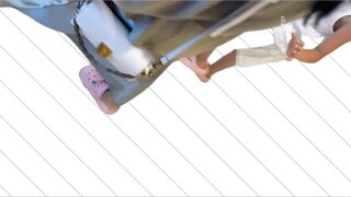 十二月最新流出 厕拍大神假装打电话闯拍吾悦广场女厕偷拍几个美女尿尿性感高跟辣妈阴唇有块白色分泌物