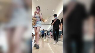 精品推荐 步行街拍抄底大神『KXCD』系列合集第9季20V 专挑年轻好看质量高的小姐姐1