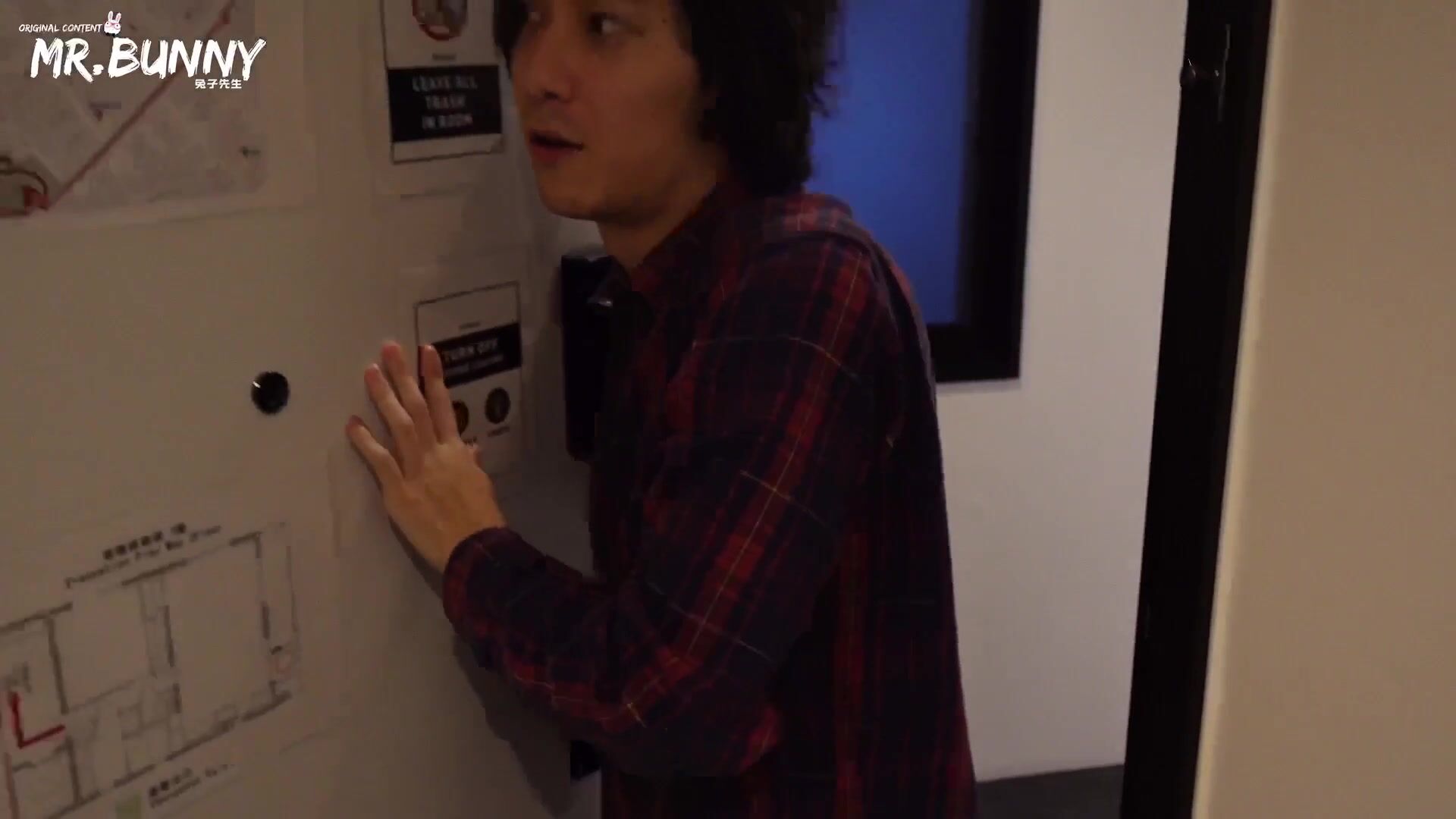 超級愛啪啪的援交妹子限定！饑渴制服妹求亂交上門狂幹