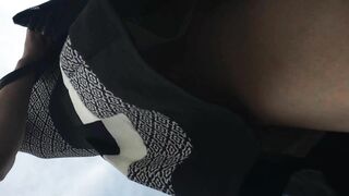 推荐 尾行抄底【抄底洋妞】路上多位靓女，阴户紧致，宝妈，不穿的骚话，逼毛好长的欲女，大长腿