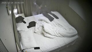 12-14流出酒店偷拍 校园甜美JK裙啪啪后喜欢裸奔展示美丽的纹身裸着袒胸露乳的玩手机0