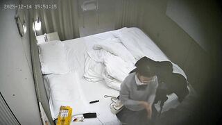 12-14流出酒店偷拍 校园甜美JK裙啪啪后喜欢裸奔展示美丽的纹身裸着袒胸露乳的玩手机0