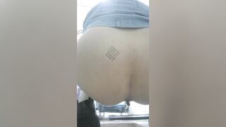 十二月电报收费群最新流出 高校女厕三视角 高清偷拍10个颜值美女学妹尿尿.0