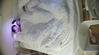 12-16流出酒店偷拍连续几天入住年轻情侣爱喝酒的呆萌美女宿醉未醒裸奔吵架崩溃大哭完整版8