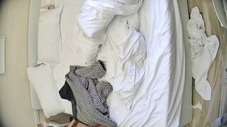 12-16流出酒店偷拍连续几天入住年轻情侣爱喝酒的呆萌美女宿醉未醒裸奔吵架崩溃大哭完整版10